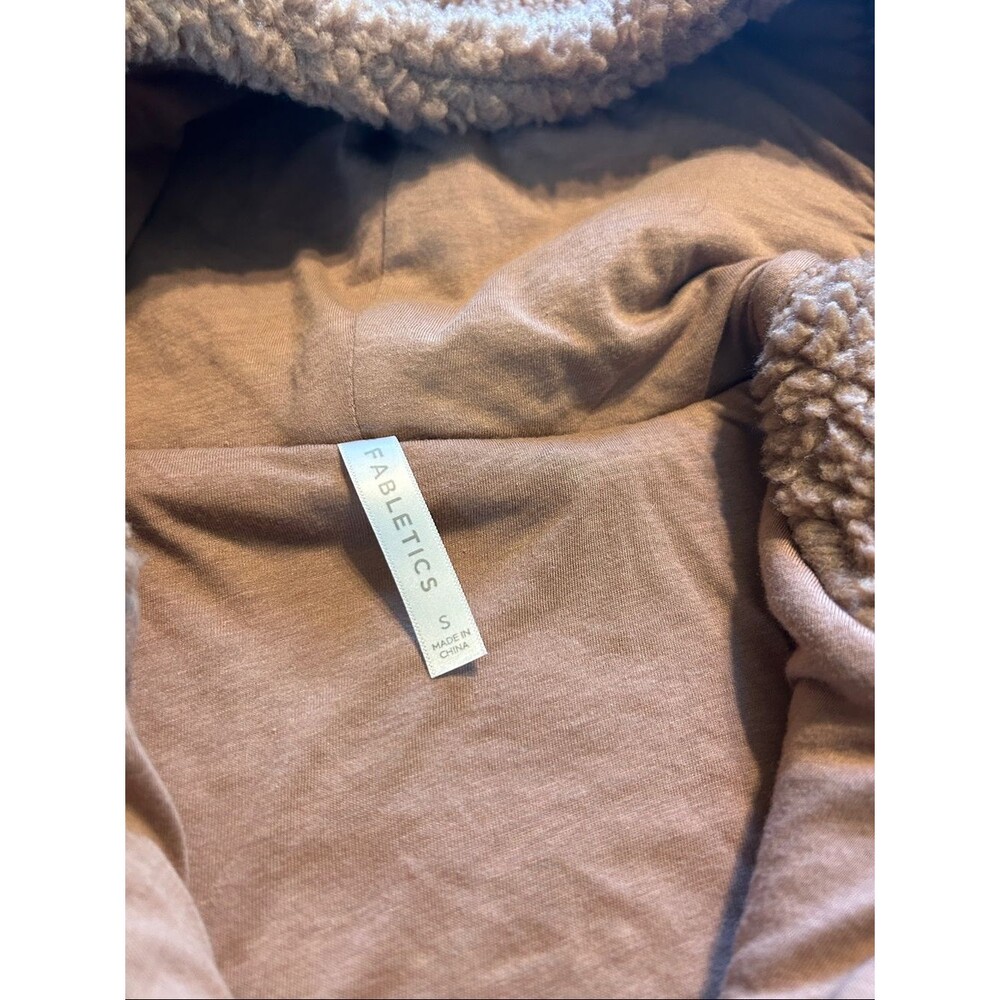 Fabletics Summit Teddy Jacket size small - Picture 11 of 11